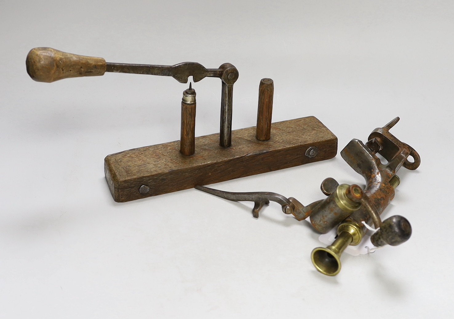 Shooting - a 19th century Bartrams patent type bench-mounting 12 bore shotgun cartridge loader together with a reloading press